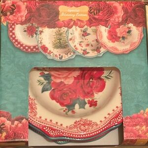 The Pioneer Woman Special Holiday Edition Floral Plates - Red and Green